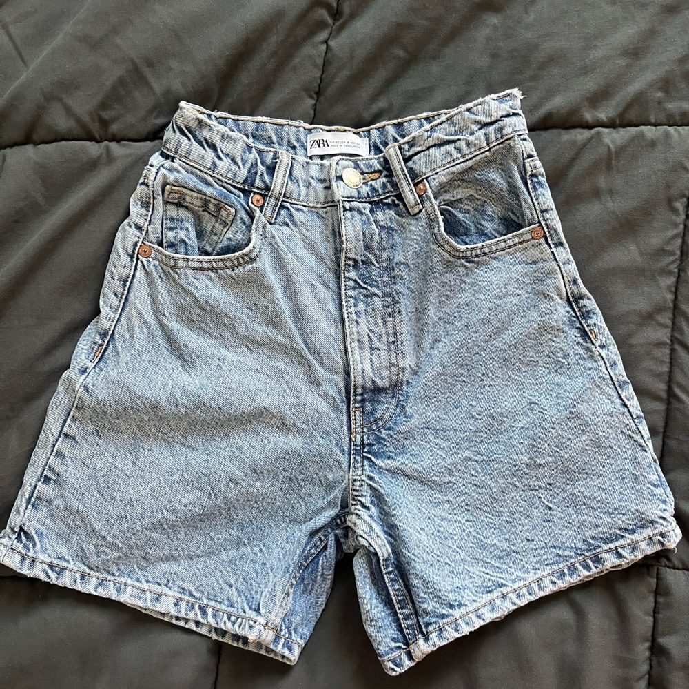 Zara Women's Light Blue High Rise Mom Jeans